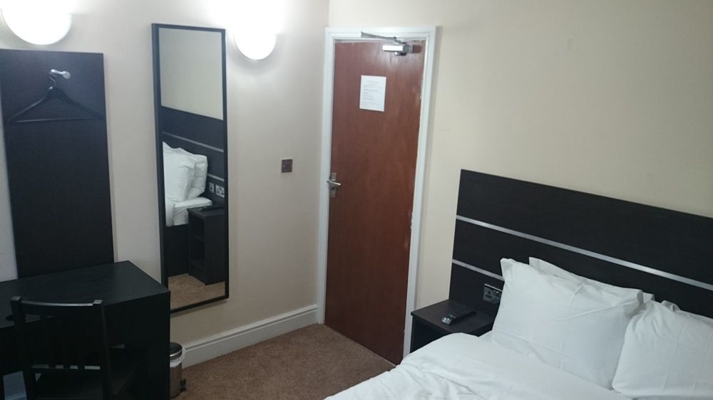 New Globe Hotel Лондон Экстерьер фото